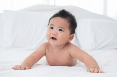 Benarkah Muntah Termasuk Ciri Pertumbuhan Gigi Pada Anak?